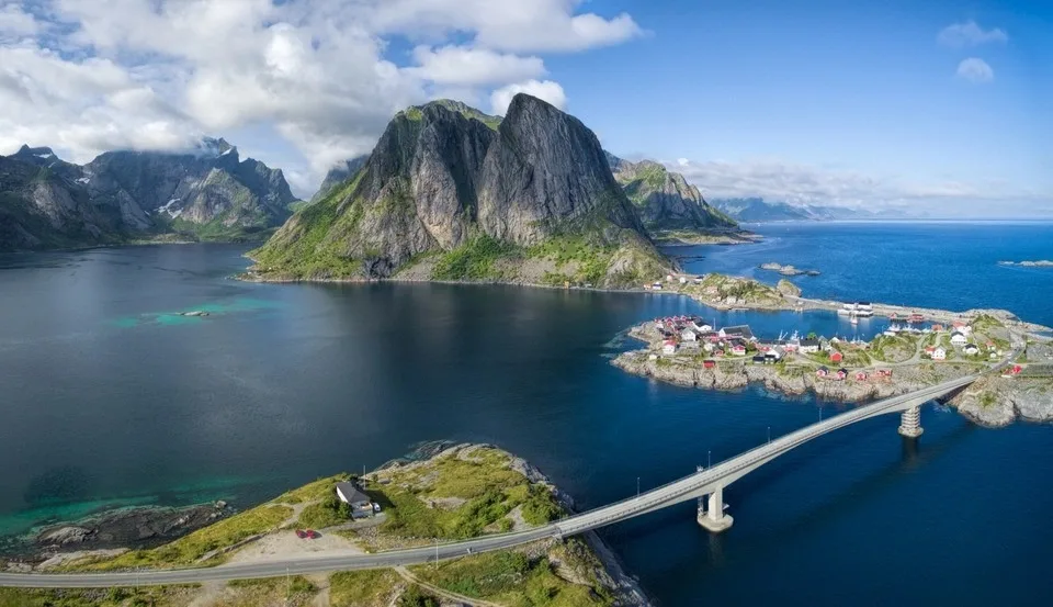 Norveç fiyortlarını keşfetmek