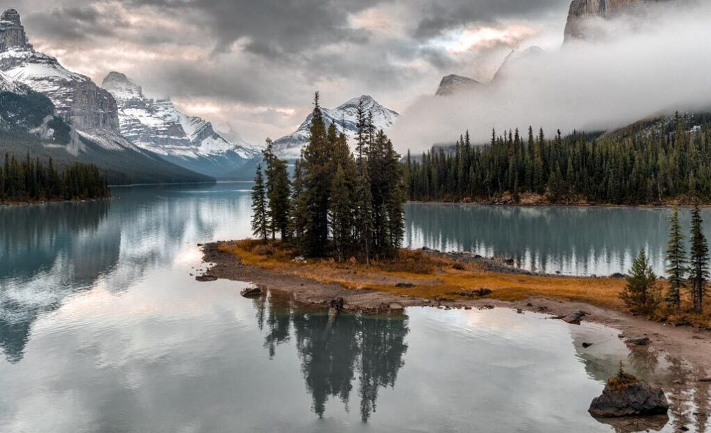 When to visit the canada rocky mountains