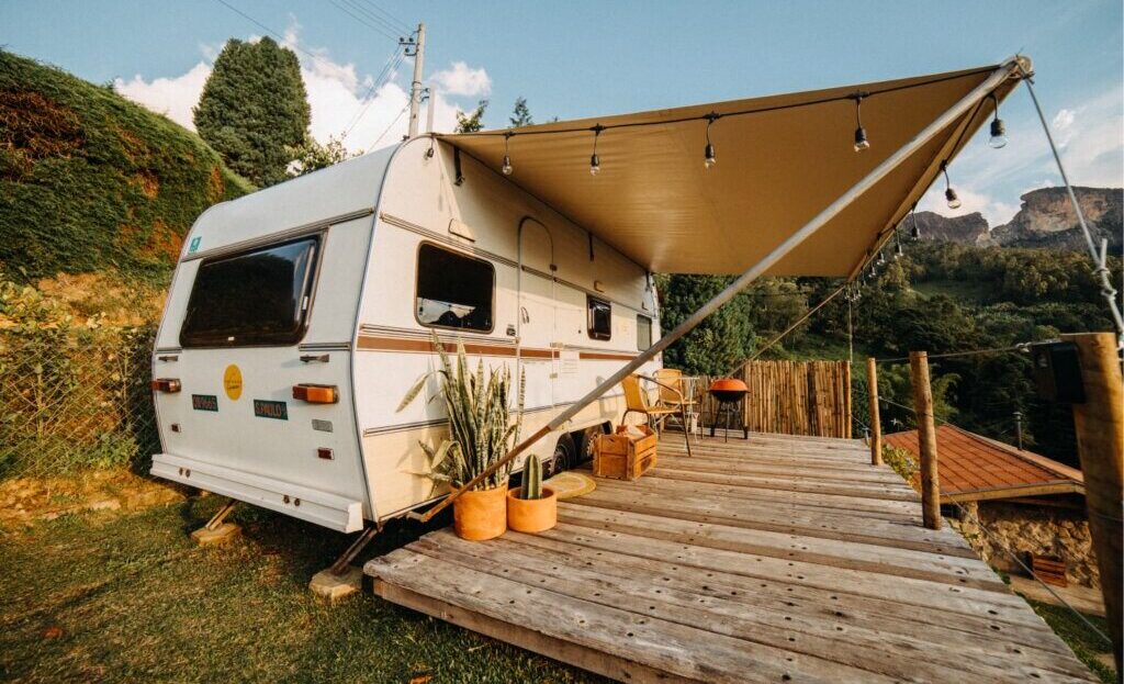 Karavan seyahati nedir