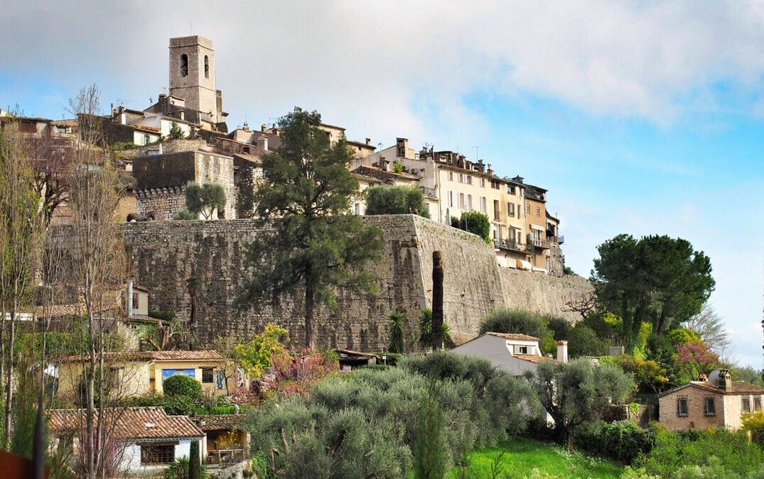 France village travel route