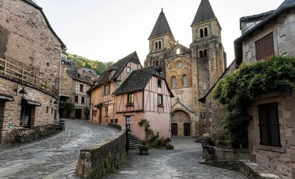 Fransa köy gezi rotası yerel pazarlar kafeler ve lezzetler