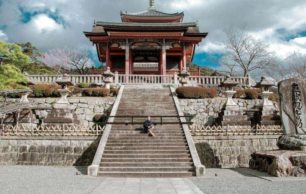 Japan travel guide for choosing the best season